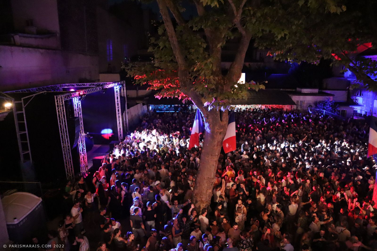 On décale tous pour le Bal des Pompiers.